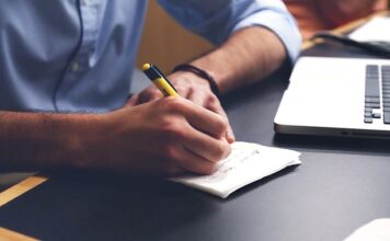 W czym można pisać strony internetowe? W czym można pisać strony internetowe?