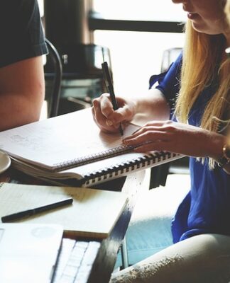 Jak zrobić tabelę phpMyAdmin?