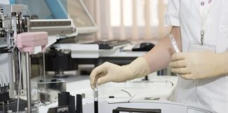 Jak przenieść pracownika do innego oddziału?