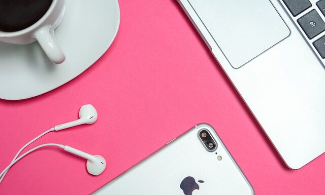 Co jest lepsze informatyk czy programistą?